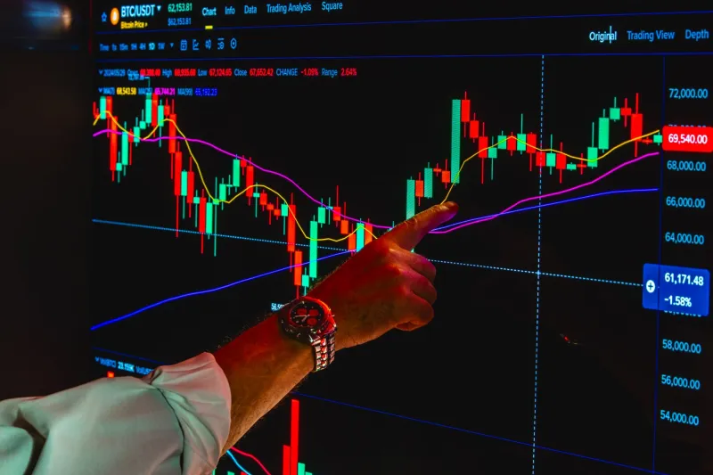 Pouring Short: What Elite Wine Futures Traders Know About Betting Against Overpriced Altcoins
