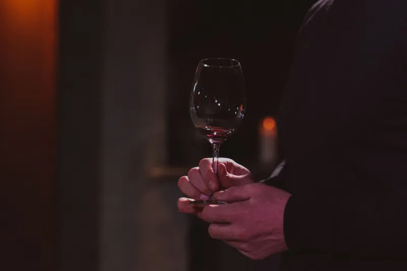 When the Tannins Bite Back: Identifying False Breakouts Before They Drain Your Portfolio